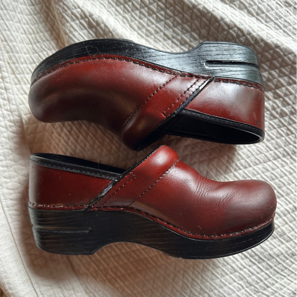 Dansko Professional Clog Burgundy Wine Red Leather EU Size 36